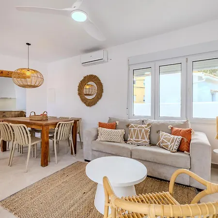Urbanizacion El Oasis, 20 En 1ª Linea Playa Villa Dénia