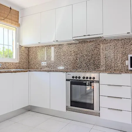 Villa Urbanizacion El Oasis, 20 En 1ª Linea Playa