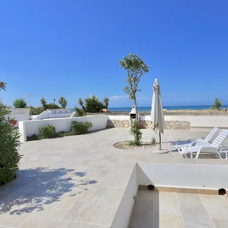 Villa Urbanizacion El Oasis, 20 En 1ª Linea Playa *