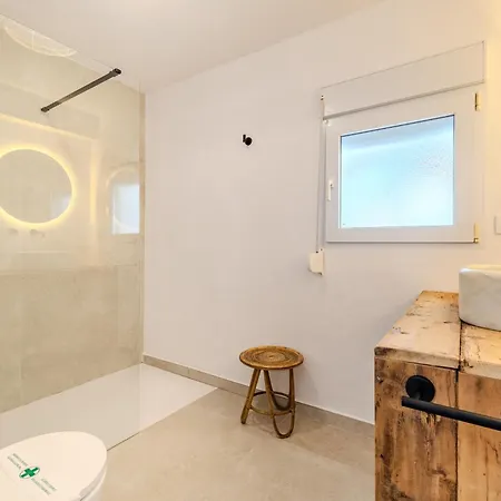 Urbanizacion El Oasis, 20 En 1ª Linea Playa Вилла
