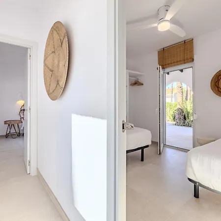 Urbanización El Oasis, 20 En 1ª Línea Playa Villa *