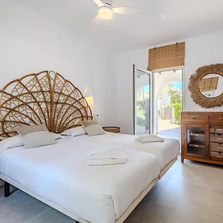 Urbanizacion El Oasis, 20 En 1ª Linea Playa Вилла Дения