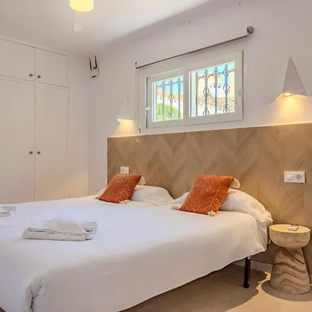 Urbanización El Oasis, 20 En 1ª Línea Playa Villa